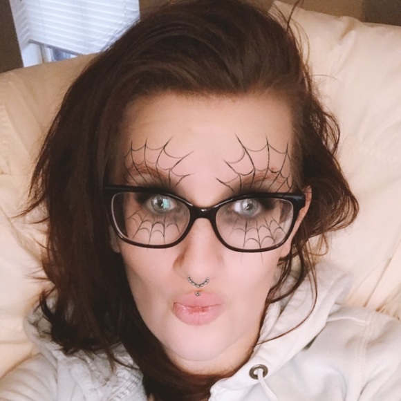 Meet your Posher, Michelle - Picture 1 of 1